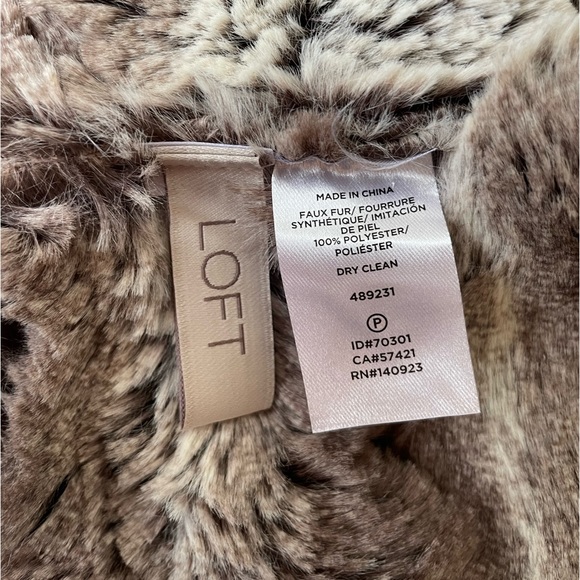 LOFT Faux Fur Infinity Scarf - Picture 17 of 17